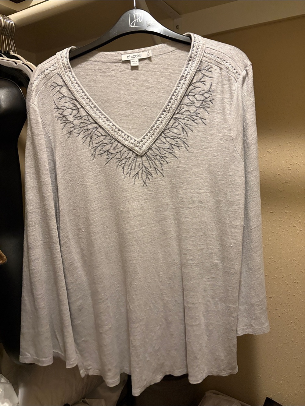 Chico's Light Gray V-Neck Long Sleeve Top with Navy Embroidery